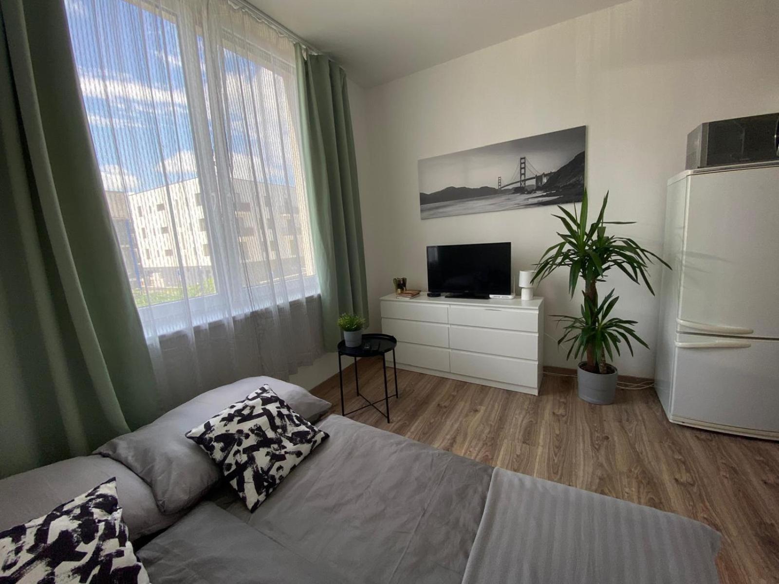 Rovao Apartment, 1-2 Guests, Free Parking & Wifi, 30Min From Downtown Csölle Kültér fotó